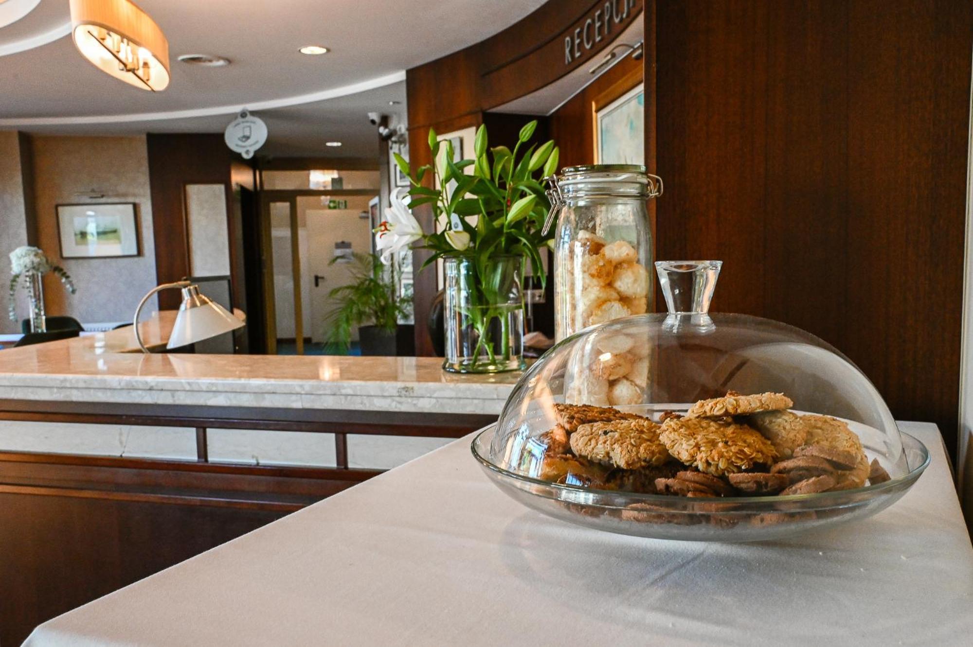 גדינייה Hotel Kuracyjny Spa & Wellness מראה חיצוני תמונה