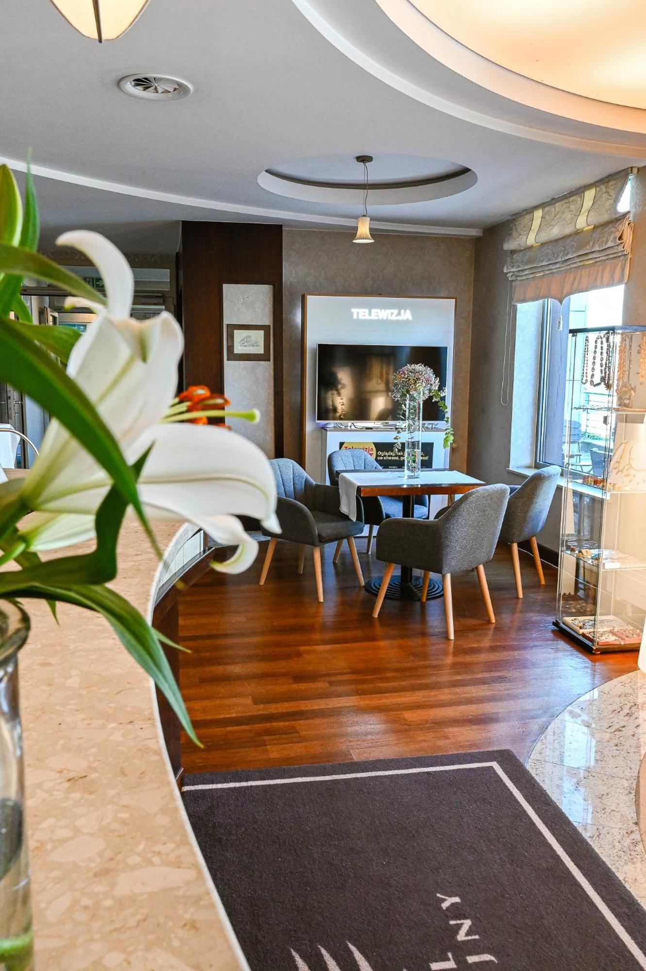גדינייה Hotel Kuracyjny Spa & Wellness מראה חיצוני תמונה