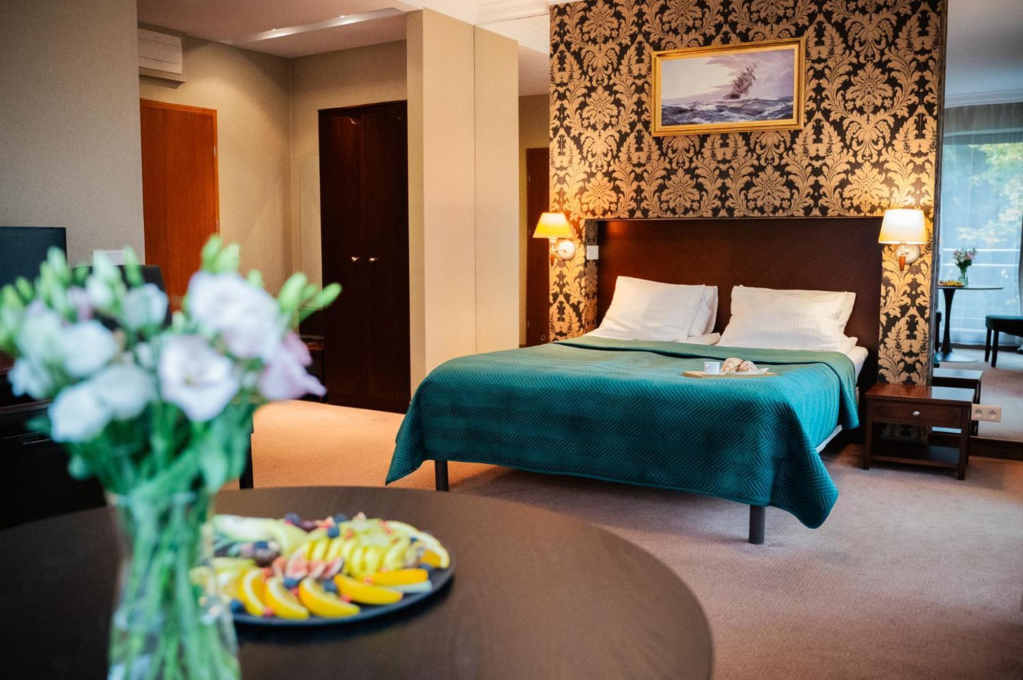 גדינייה Hotel Kuracyjny Spa & Wellness מראה חיצוני תמונה